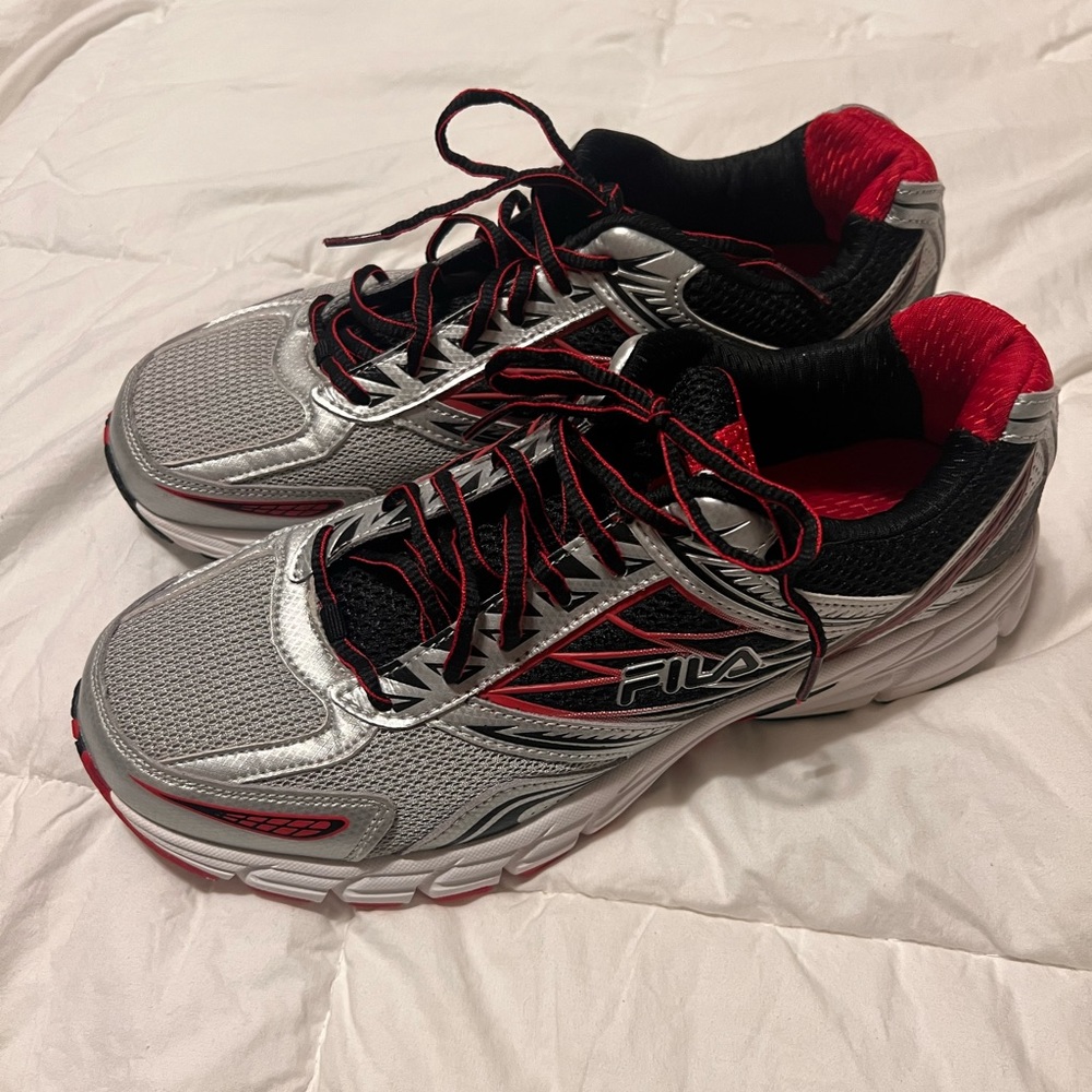 Men’s running shoes size 9.5
